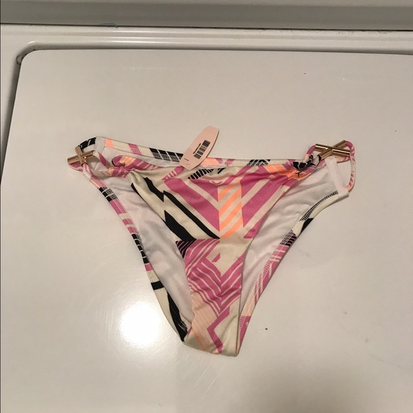 Victoria's Secret criss cross string cheeky 🐳