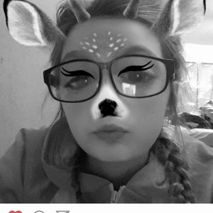 Meet your Posher, Chloe