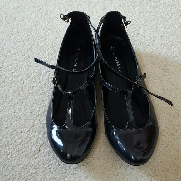 DRESS SHOES