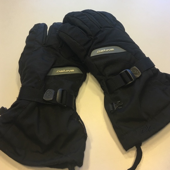 Dakine women's black DK DRY ski gloves.