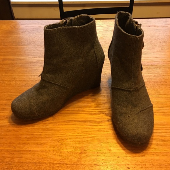 Toms desert wedge high boot