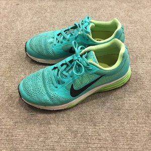 Nike Sneakers Size 8