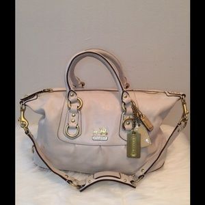 PRE-OWNED COACH #12937 MADISON CREAM SATCHEL