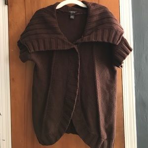 Short sleeve button sweater