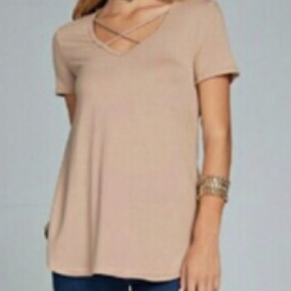 🆕New Strappy Taupe v-neck tee - Picture 4 of 4