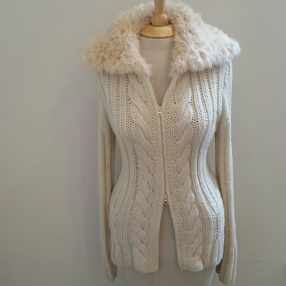 Faux fur collar, double zip front cream sweater