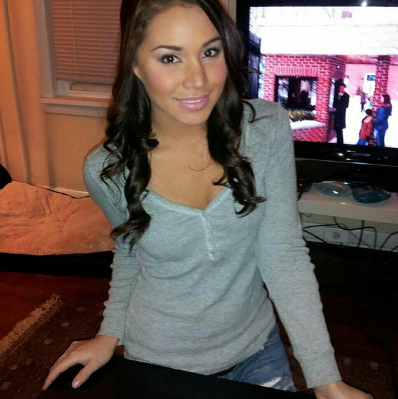 Comfy Ribbed Grey Shirt - Picture 3 of 3