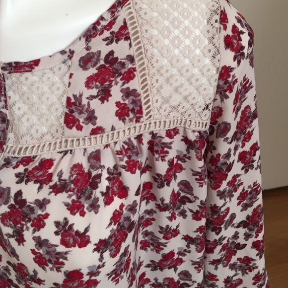 Gorgeous Top - Picture 4 of 4