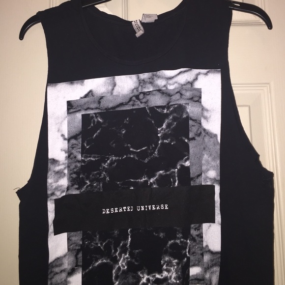 Muscle tee