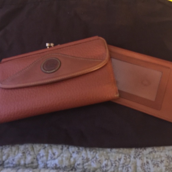 🌺 VINTAGE DOONEY AND BOURKE WALLET AND CHECK BOOK
