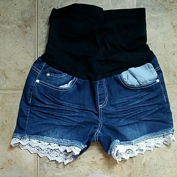 Denim Diva Maternity Shorts