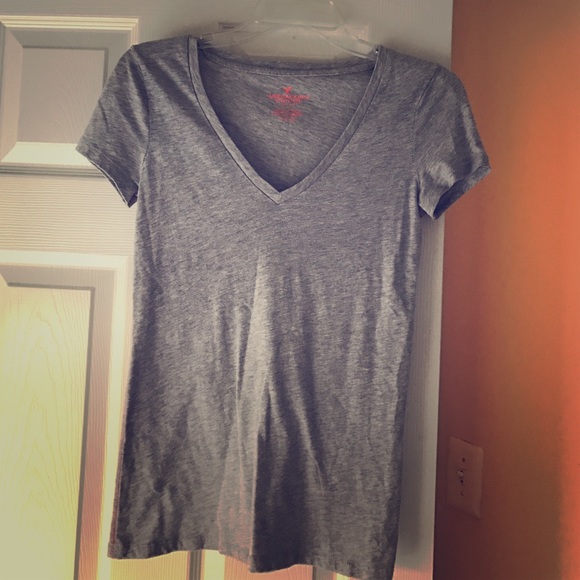 Gray American Eagle t shirt