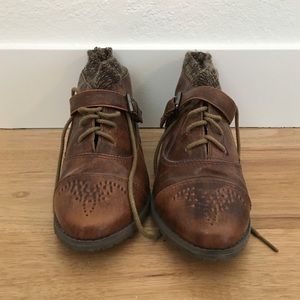 BDG ankle boots size 7