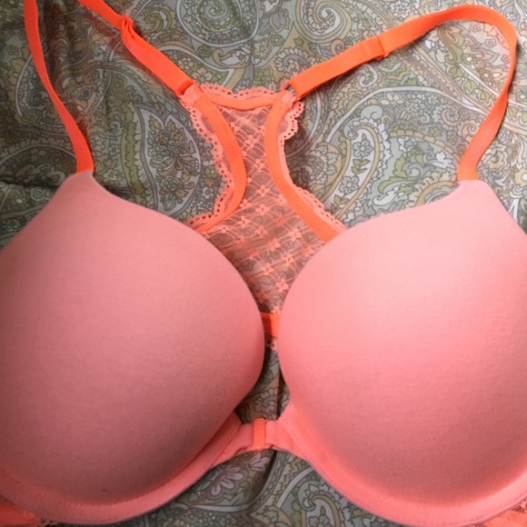 Victoria's Secret Pink Racerback Bra ✌️