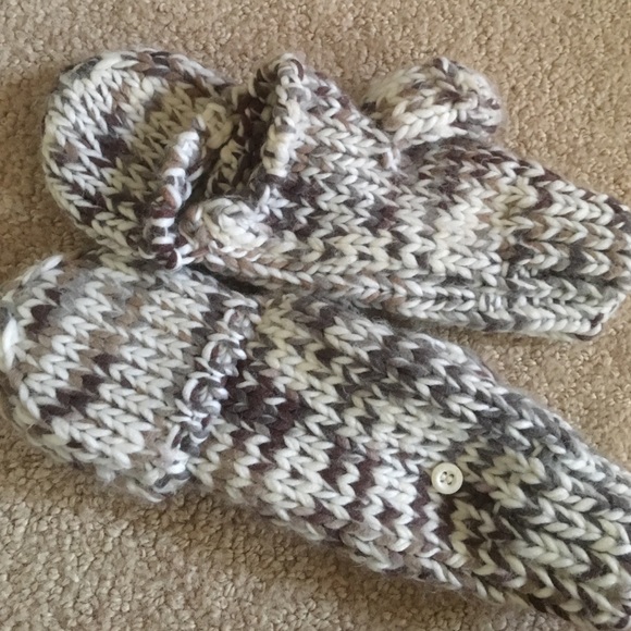 American eagle knit fold over mittens