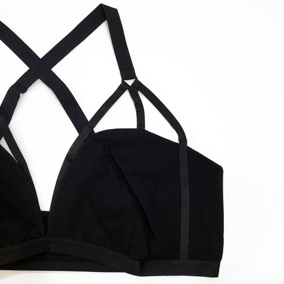 LAST 1! {Plus} Bondage Strappy Cross Bralette #633 - Picture 2 of 4