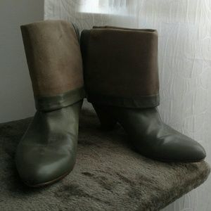 Urban Outfitters Shoes - Vintage Style Gray Leather Booties Short Heel Sz 8 Urban Outfitters Shoes - Vintage Style Gray Leather Booties Short Heel Sz 8