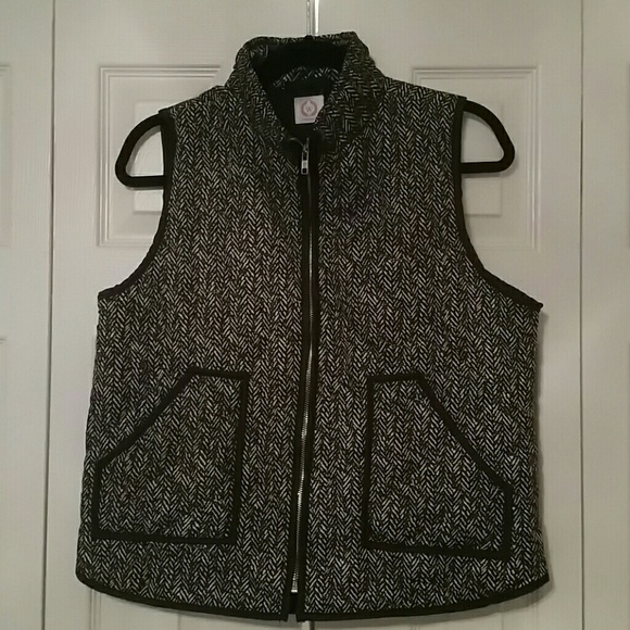 Herringbone designed vest