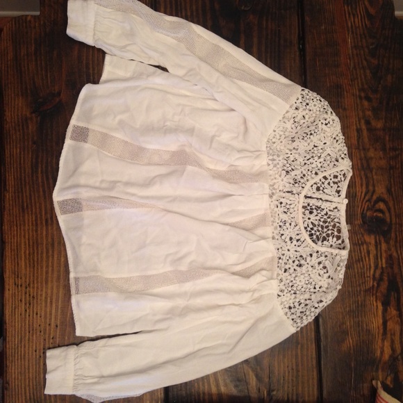 LS cutout detail blouse. Sz S panel and keyhole - Picture 3 of 5