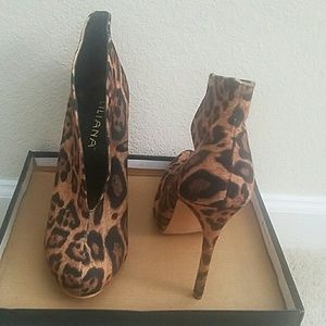 Liliana Open Slit Leopard Print Booties