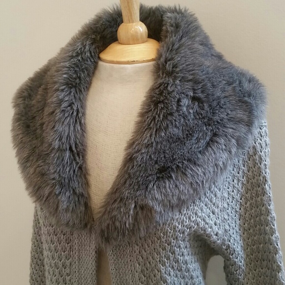 Faux fur collar grey knit cardigan