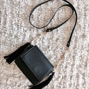 ONE DAY SALA!! Excellent condition Zara purse ❤️