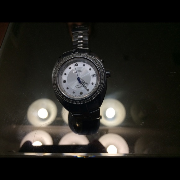 Seiko kenetic watch