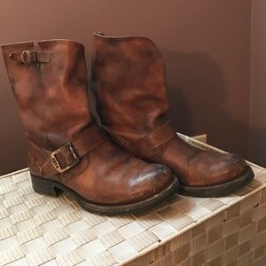 Frye Veronica Short