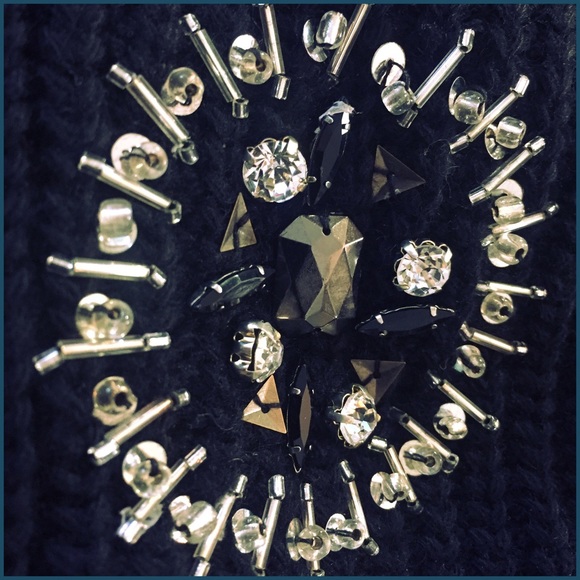 😍CLEARANCES 😍Luxury CELEBRATIONS 80’s RETRO⭐️⭐️ - Picture 2 of 3