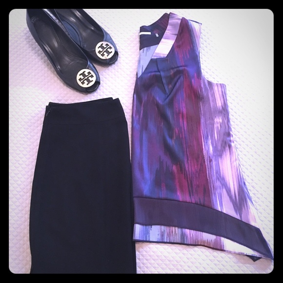 Tahari Purple Sleeveless Blouse