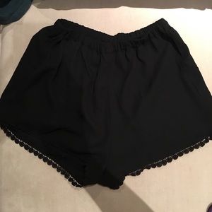 Brandy Melville lined shorts with pretty trim