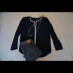 ADRIENNE VITTADINI Navy blouse with white details
