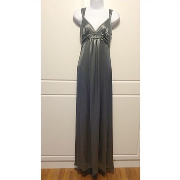 Reposh: Vera Wang Sage Green Formal Gown