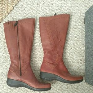 Clarks Shoes - Clark Artisan Waterproof Tall Leather Boots Sz 8.5 Clarks Shoes - Clark Artisan Waterproof Tall Leather Boots Sz 8.5