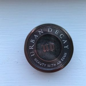 Urban decay monochromatic eyeshadow- Lounge