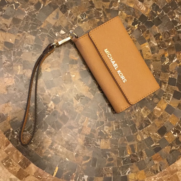 Tan Michael Kors iPhone 5 Wallet Case