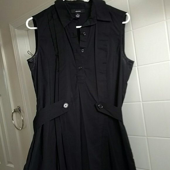 Sleeveless Aline cocktail dress with pockets!!