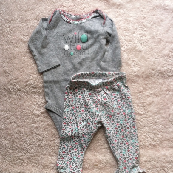 2 Girl 3-6 Month Matching Sets - Picture 2 of 3