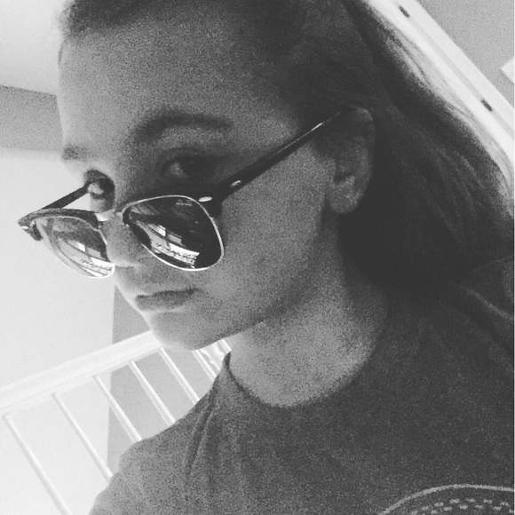 Meet your Posher, Addison - Picture 1 of 1