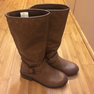 Girls brown Justice boots