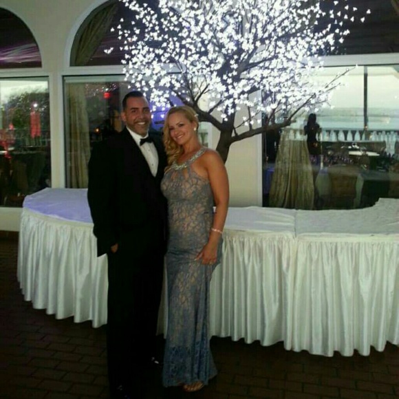 Dress - Picture 3 of 3