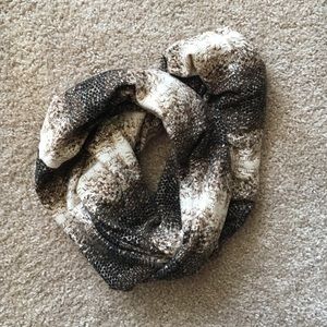 Infinity scarf