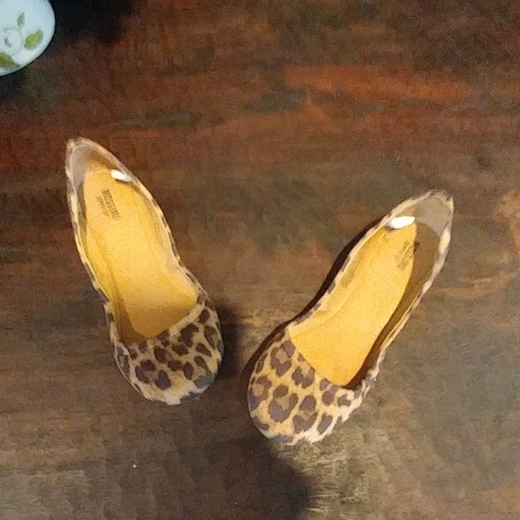 Shoes - Picture 2 of 2