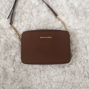 EUC Michael Kors jet set crossbody