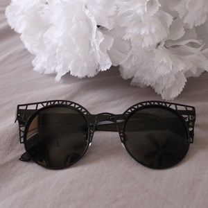 BLACK GEOMETRIC SUNGLASSES