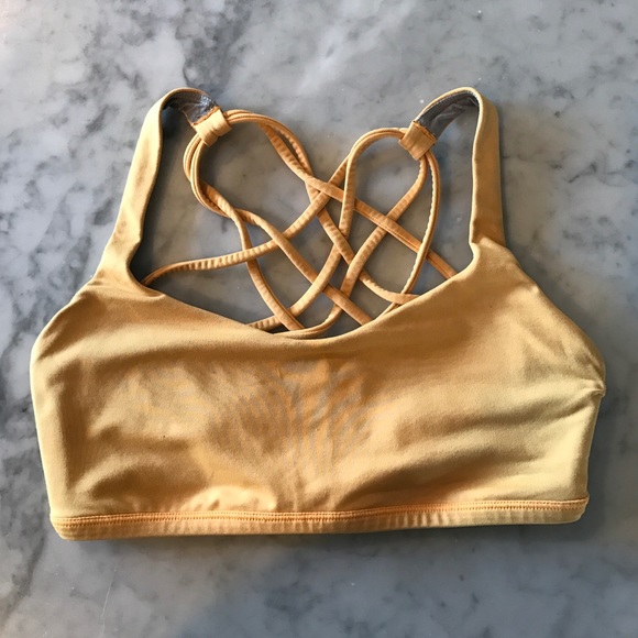 Lululemon Free to Be wild bra size 4