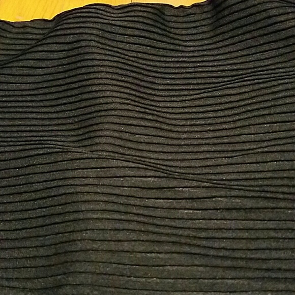 Adorable black mini skirt size small!! NWT! - Picture 2 of 4