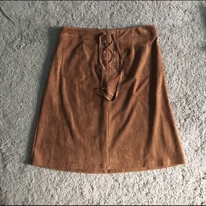 A-line lace up skirt with pockets