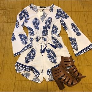 Printed Long Sleeve VNeck Romper