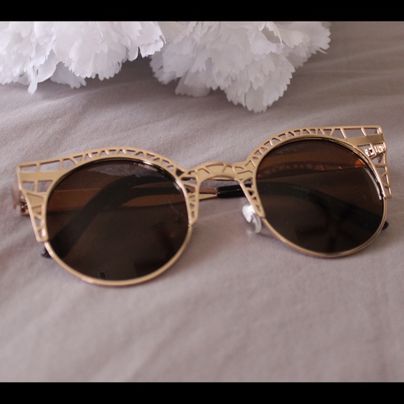 GOLD GEOMETRIC SUNGLASSES